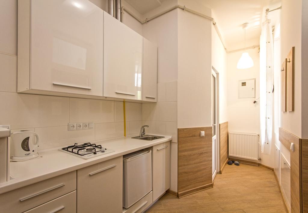Economy Apartment On Krehivska 7 Leópolis Exterior foto